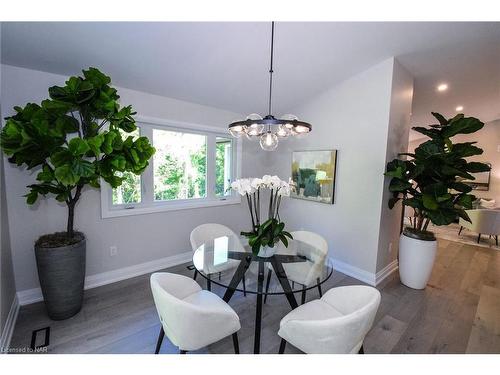 17 Parklane Crescent, St. Catharines, ON - Indoor Photo Showing Dining Room