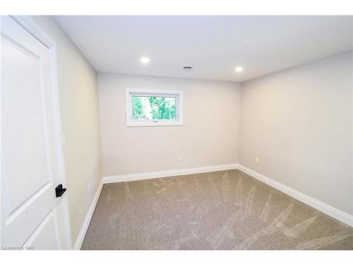 17 Parklane Crescent, St. Catharines, ON - Indoor Photo Showing Other Room