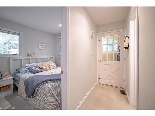 2901 Vimy Road, Port Colborne, ON - Indoor Photo Showing Bedroom