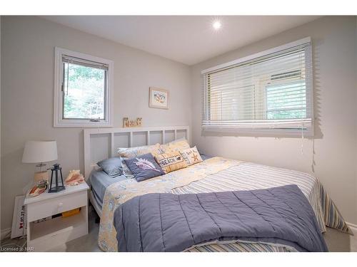 2901 Vimy Road, Port Colborne, ON - Indoor Photo Showing Bedroom