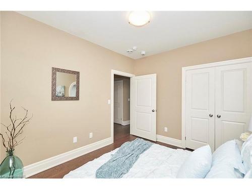 14 St Andrews Lane S, Niagara-On-The-Lake, ON - Indoor Photo Showing Bedroom