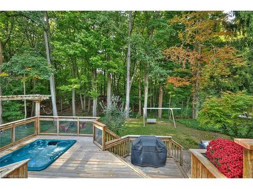 33 Berkwood Place, Fonthill, ON - Outdoor