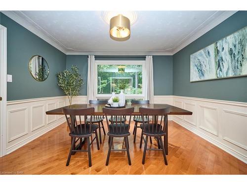 33 Berkwood Place, Fonthill, ON - Indoor Photo Showing Dining Room