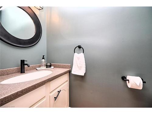 33 Berkwood Place, Fonthill, ON - Indoor Photo Showing Bathroom