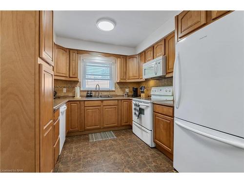 436 Bunting Road, St. Catharines, ON - Indoor Photo Showing Kitchen