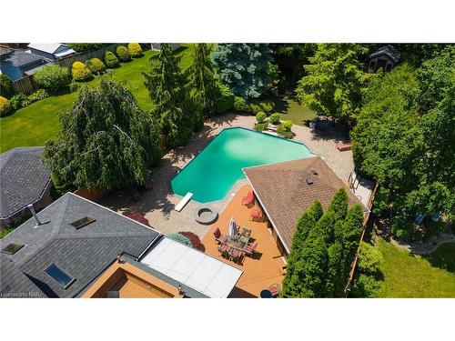 76 Adriatic Boulevard, Stoney Creek, ON - Outdoor With In Ground Pool