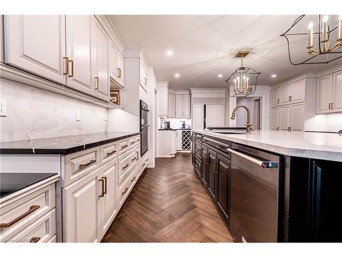 76 Adriatic Boulevard, Stoney Creek, ON - Indoor Photo Showing Kitchen