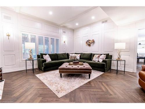 76 Adriatic Boulevard, Stoney Creek, ON - Indoor Photo Showing Living Room