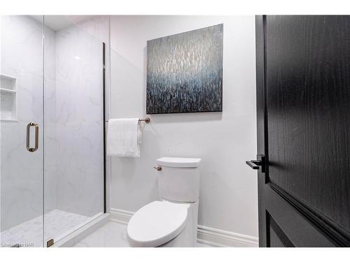 76 Adriatic Boulevard, Stoney Creek, ON - Indoor Photo Showing Bathroom