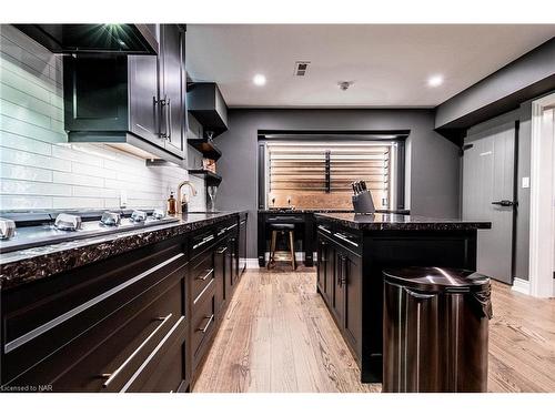 76 Adriatic Boulevard, Stoney Creek, ON - Indoor Photo Showing Kitchen