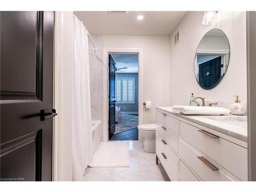 76 Adriatic Boulevard, Stoney Creek, ON - Indoor Photo Showing Bathroom