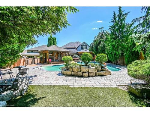 76 Adriatic Boulevard, Stoney Creek, ON - Outdoor With In Ground Pool