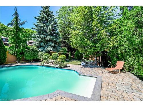 76 Adriatic Boulevard, Stoney Creek, ON - Outdoor With In Ground Pool With Backyard