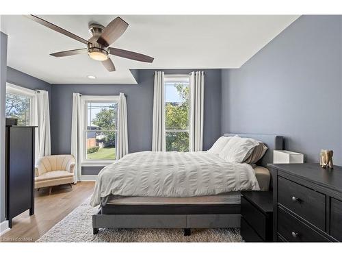 11 Shelley Avenue, St. Catharines, ON - Indoor Photo Showing Bedroom