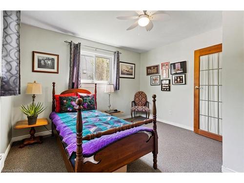 10567 Maplewood Drive, Wainfleet, ON - Indoor Photo Showing Bedroom