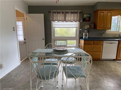 415 Washington Road, Fort Erie, ON - Indoor Photo Showing Dining Room