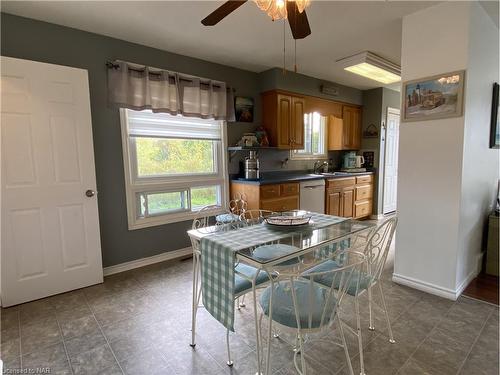 415 Washington Road, Fort Erie, ON - Indoor Photo Showing Dining Room