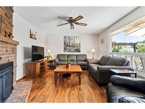 40 Gaspare Drive, Port Colborne, ON - Indoor Photo Showing Living Room With Fireplace