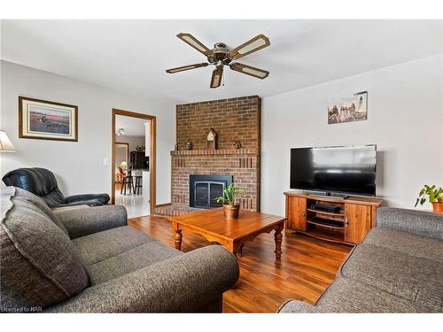 40 Gaspare Drive, Port Colborne, ON - Indoor Photo Showing Living Room With Fireplace