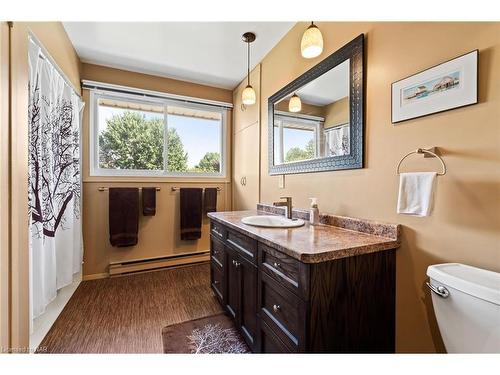 40 Gaspare Drive, Port Colborne, ON - Indoor Photo Showing Bathroom