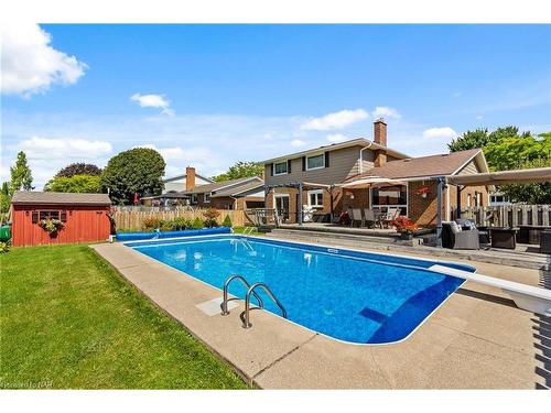 40 Gaspare Drive, Port Colborne, ON - Outdoor With In Ground Pool With Backyard