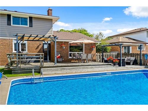 40 Gaspare Drive, Port Colborne, ON - Outdoor With In Ground Pool With Deck Patio Veranda