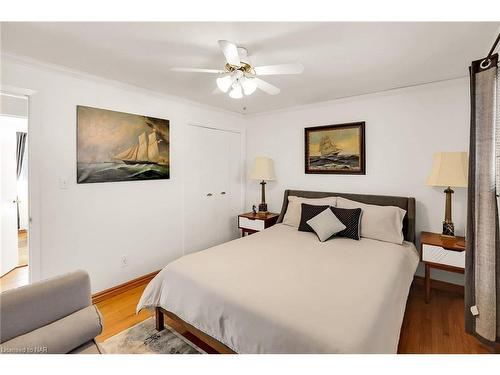 305 Centre Street, Niagara-On-The-Lake, ON - Indoor Photo Showing Bedroom