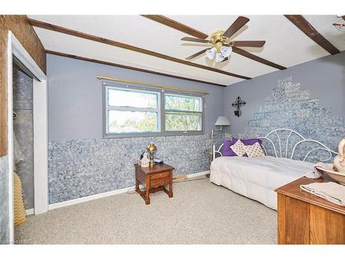 7205 Sharon Avenue, Niagara Falls, ON - Indoor Photo Showing Bedroom