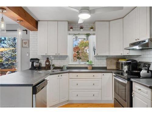 47 Beamer Avenue, St. Catharines, ON - Indoor Photo Showing Kitchen With Double Sink