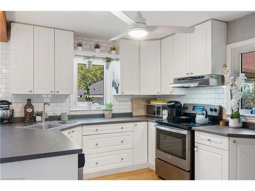 47 Beamer Avenue, St. Catharines, ON - Indoor Photo Showing Kitchen With Double Sink