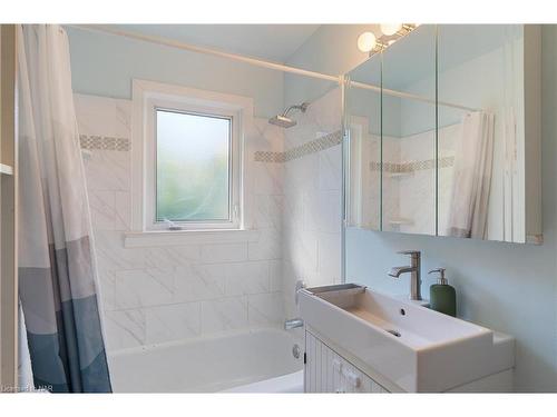 47 Beamer Avenue, St. Catharines, ON - Indoor Photo Showing Bathroom