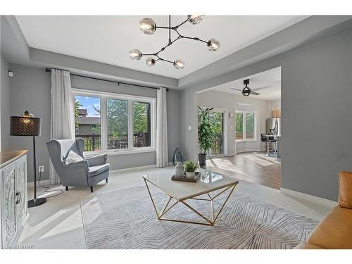 26 Crow Street Street, Welland, ON - Indoor Photo Showing Living Room