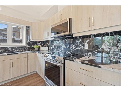 26 Crow Street Street, Welland, ON - Indoor Photo Showing Kitchen