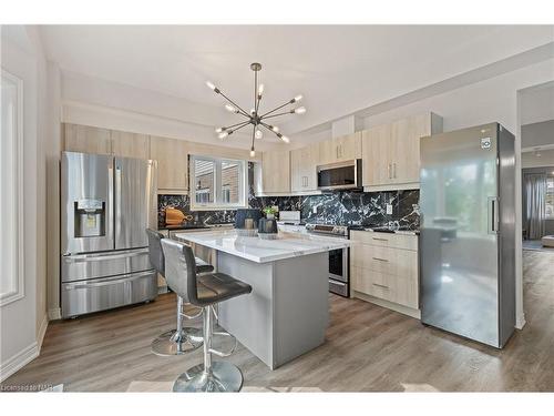 26 Crow Street Street, Welland, ON - Indoor Photo Showing Kitchen With Stainless Steel Kitchen With Upgraded Kitchen