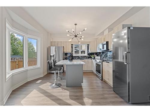 26 Crow Street Street, Welland, ON - Indoor Photo Showing Kitchen With Stainless Steel Kitchen With Upgraded Kitchen