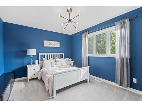 26 Crow Street Street, Welland, ON - Indoor Photo Showing Bedroom