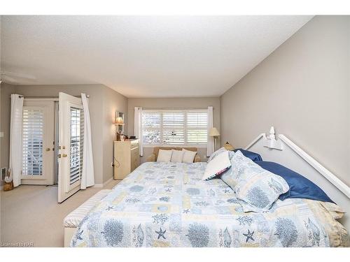 35-88 Lakeport Road, St. Catharines, ON - Indoor Photo Showing Bedroom