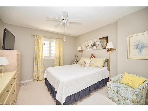 35-88 Lakeport Road, St. Catharines, ON - Indoor Photo Showing Bedroom