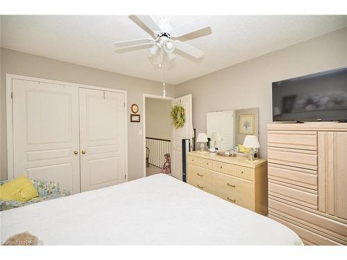 35-88 Lakeport Road, St. Catharines, ON - Indoor Photo Showing Bedroom