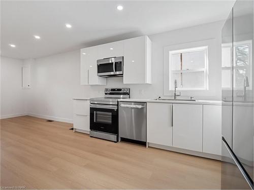 175 York Street, St. Catharines, ON - Indoor Photo Showing Kitchen