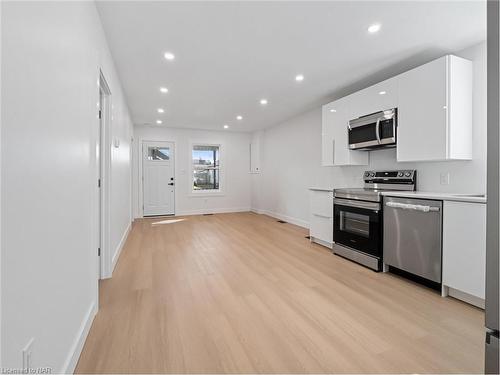 175 York Street, St. Catharines, ON - Indoor Photo Showing Kitchen