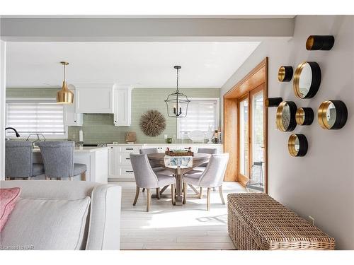 10417 Lakeshore Road, Wainfleet, ON - Indoor Photo Showing Dining Room