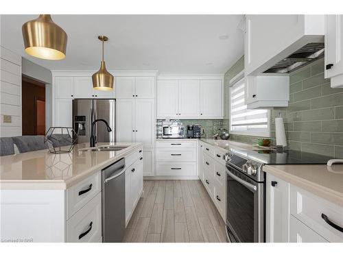 10417 Lakeshore Road, Wainfleet, ON - Indoor Photo Showing Kitchen With Upgraded Kitchen