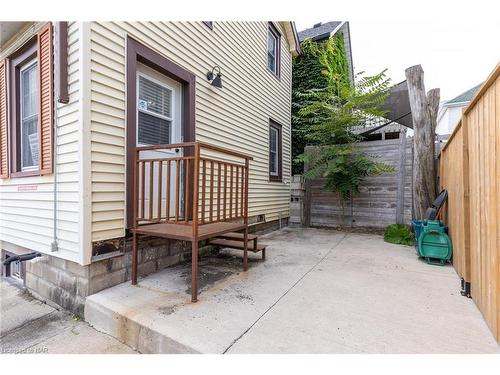 44 Carlisle Street, St. Catharines, ON - Outdoor