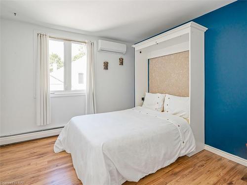 13 Lakewood Crescent, Port Colborne, ON - Indoor Photo Showing Bedroom