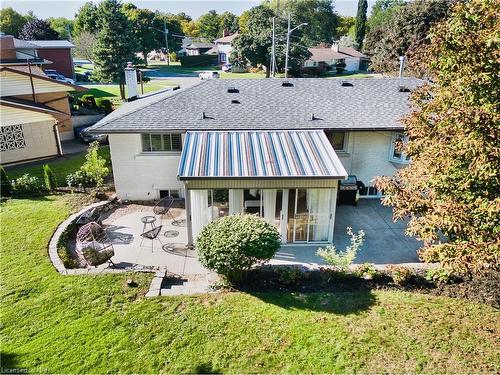 4652 Queensway Gardens, Niagara Falls, ON - Outdoor With Deck Patio Veranda