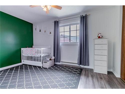 13-110 Silvan Drive, Welland, ON - Indoor Photo Showing Bedroom