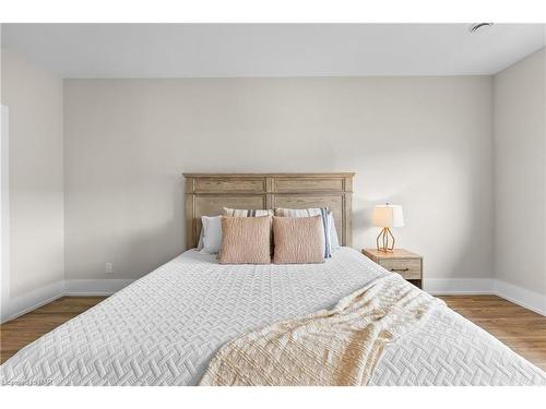 1030 Hansler Road, Welland, ON - Indoor Photo Showing Bedroom