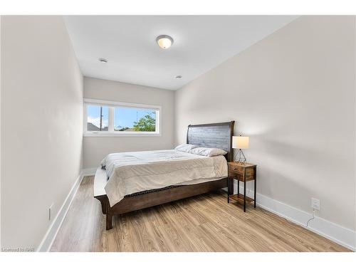 1030 Hansler Road, Welland, ON - Indoor Photo Showing Bedroom