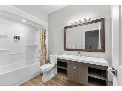 1030 Hansler Road, Welland, ON - Indoor Photo Showing Bathroom